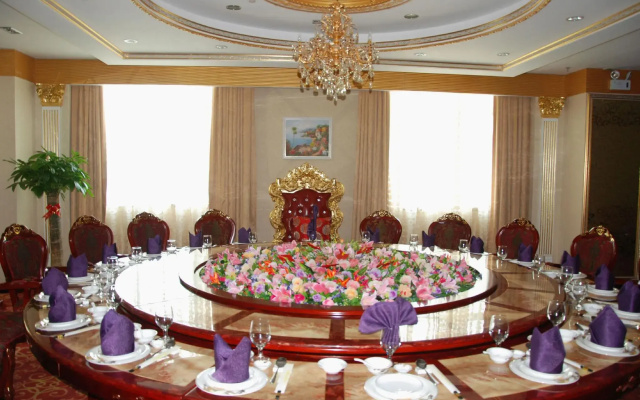 Longzhu Hotel
