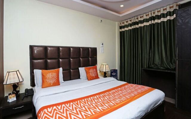 OYO 8077 Hotel Madhuban