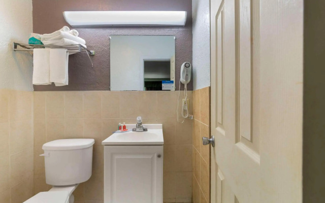Fort Lauderdale Gardens Inn & Suites