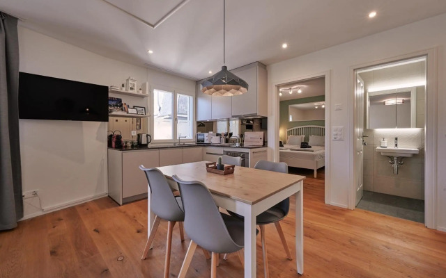 City Center Apartment with Mountain View