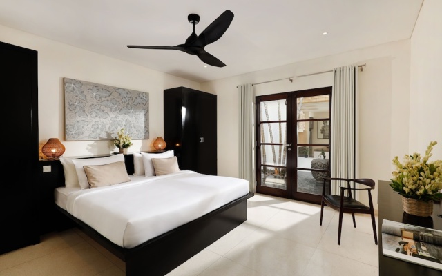 Black Beach Villa - Absolute Beachfront – Guest Rooms – Tibubiu