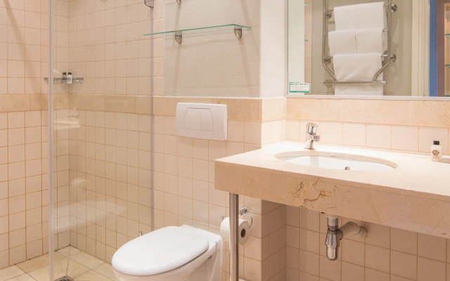 Апарт-отель Waterfront Village