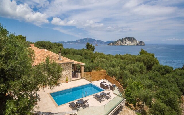 Villa Marathonisi 500 mt From sea