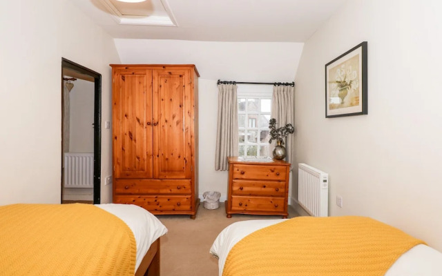 Hollyhedge Cottage