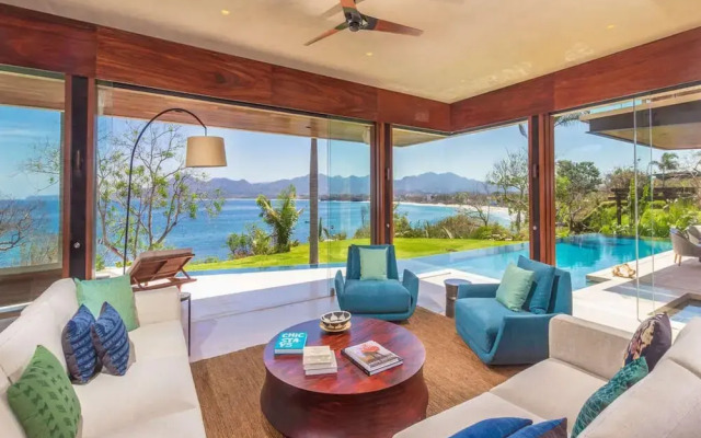 Sunny Vacation Villa 12