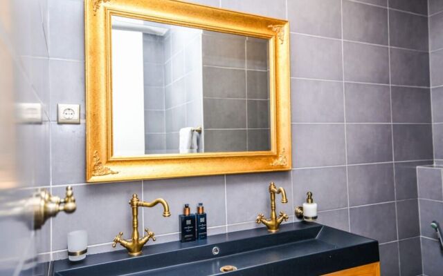 Modern 2bdr Apartment-best View- Free Parking