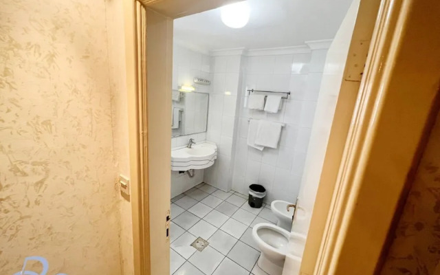 Delmon Suites