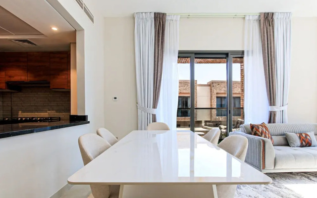 Spacious 2BR Apt Maids Elegance