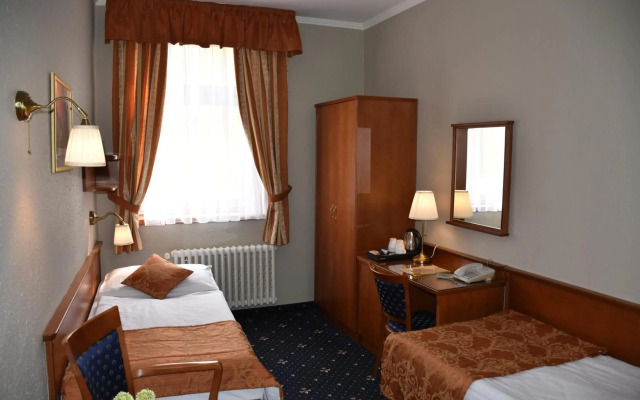 Nash Suites Airport Hotel