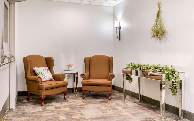 Quality Inn & Suites