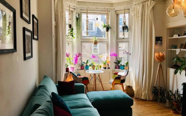 Cosy 2 Bedroom Flat in Edinburgh