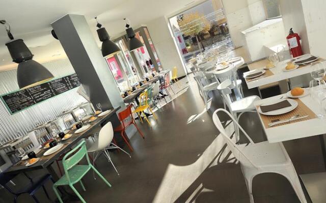 Suites Pamplona Plaza