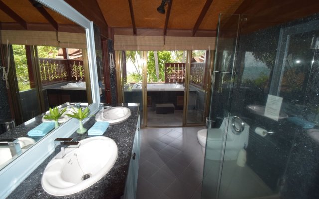 3 Bedroom Beach Front Villa with Private Pool - P3 SDV026-By Samui Dream Villas
