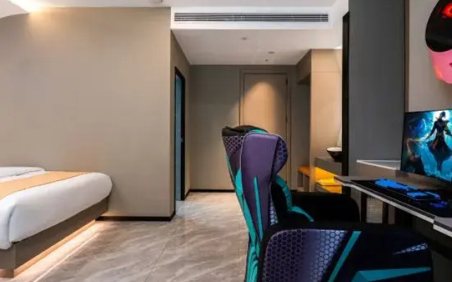 Elong R.YUN Hotel (Chuxiong Kunbaida Chuyue Plaza)