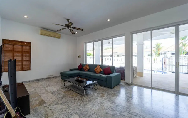 Private 4 Bedroom Pool Villa - NG411
