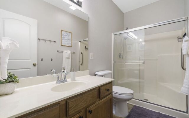 The Branson Experience - Balcony w/ Golf Views