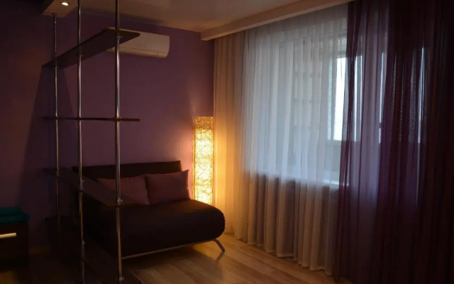 Lux na Litejnoj 17-A