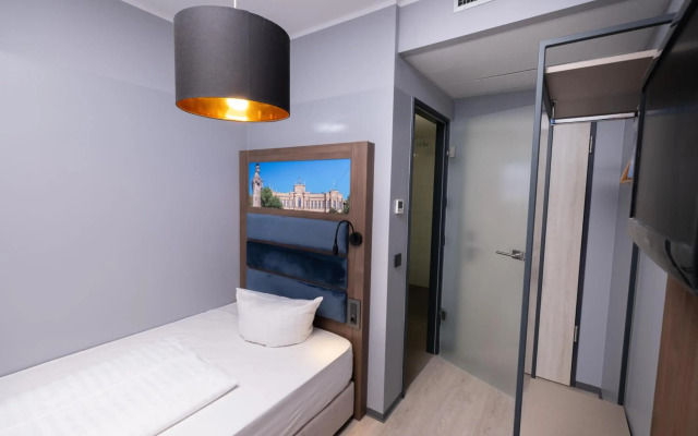 Smart Stay Hotel Station