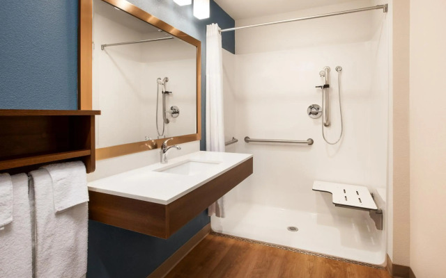 WoodSpring Suites Columbus North I-270