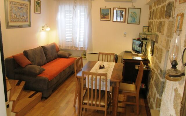 Apartments Mladen