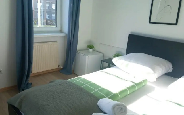Cozy Room Shared Apt Millennium Tower