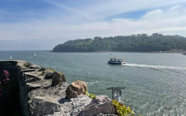 Cozy Coastal Apartment