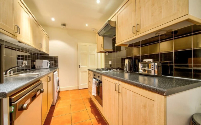 Quiet New Town Apartment