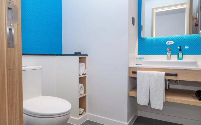 Holiday Inn Express Shanghai Pudong Airport