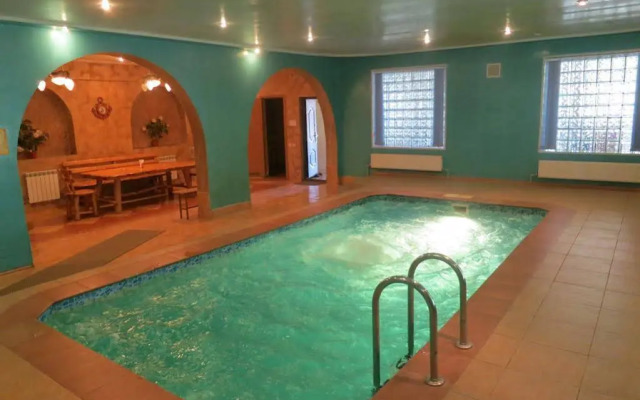 Karetnyy Dvor, otel'-sauna