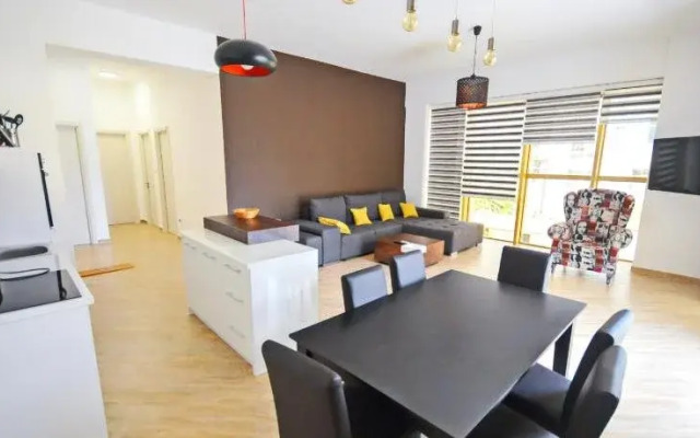 Sea Breeze Lux Apartments