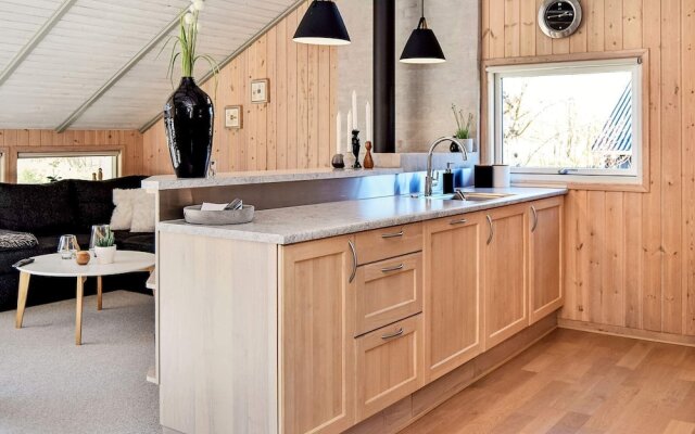 6 Person Holiday Home in Hemmet