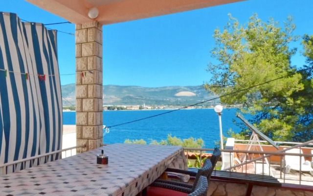 Apartments by the sea Arbanija, Ciovo - 8651