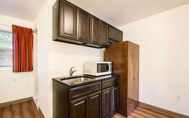 Motel 6 Tinton Falls