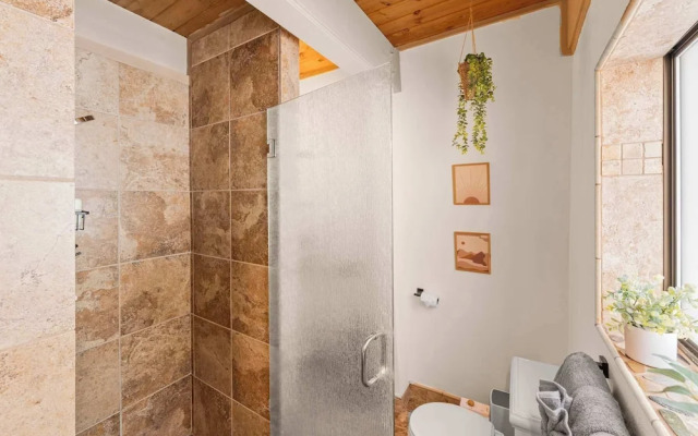 Tahoe City Retreat For 8!