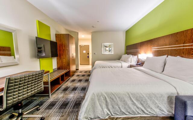 Holiday Inn Express & Suites Dallas NW - Farmers Branch, an IHG Hotel