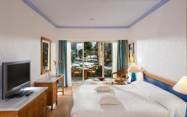 Paphos Gardens Holiday Resort