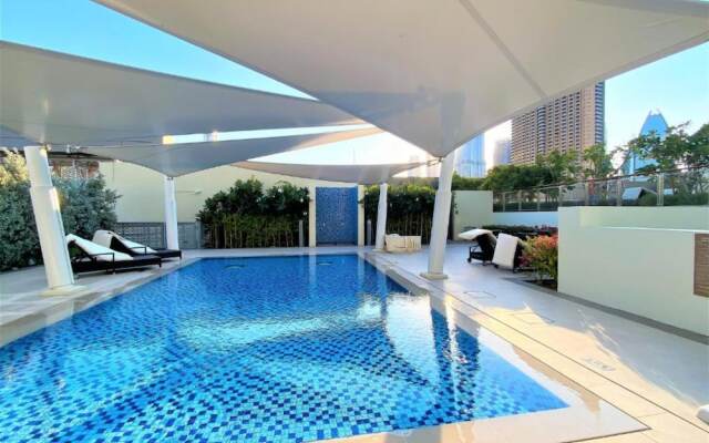 Homesgetaway-3BR Apt. in Downtown Views