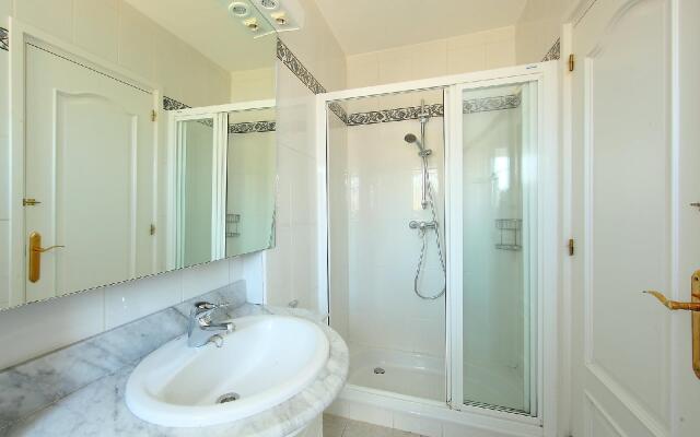 Requesens 166 - Three Bedroom