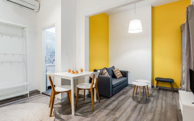 Sanders Home Suites - Charming Windowless Studio