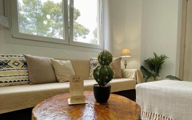 Eden apartment Paliouri with private backyard garden