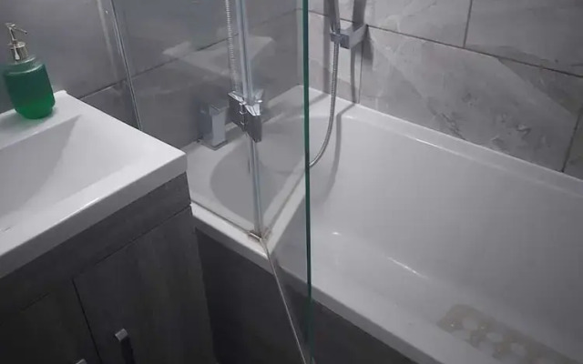 AWESOME 1 Bedroom Flat in Doncaster 2
