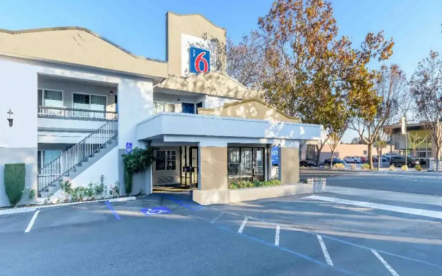 Motel 6 San Jose, CA - Convention Center