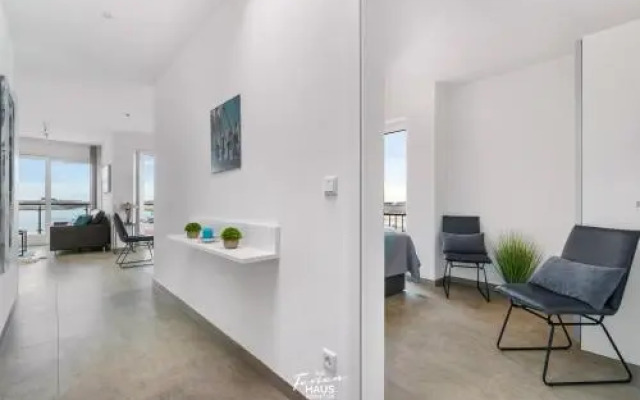 Dock 76 Bridge - Penthouse