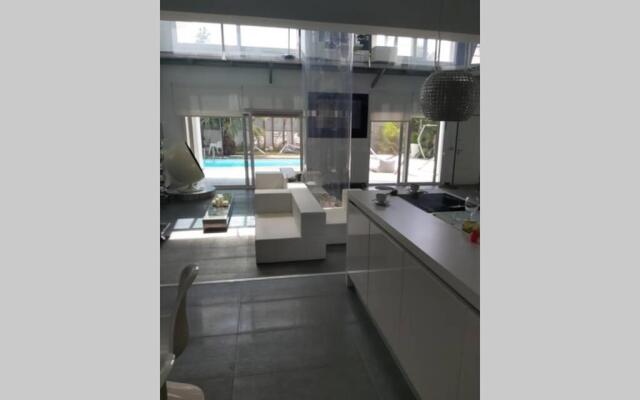 Villa BOND with private swimming Pool - 3m deep