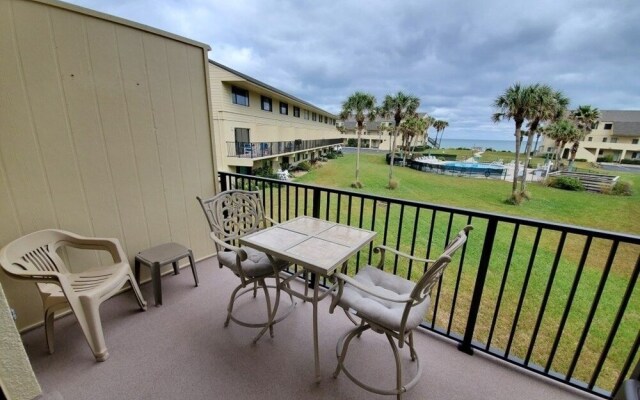 Summerhouse 433 2 Bedroom Condo by RedAwning