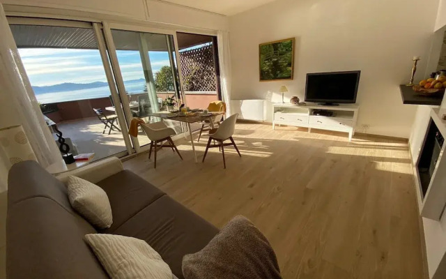 Barbara Apartment With Lake View in Ghiffa