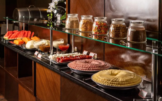 Novo CWB Hotel