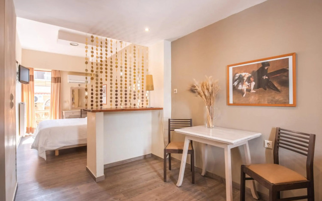 Yria Hotel
