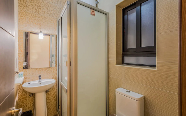 Blue Harbour 4 Seafront apartment by Getaways Malta