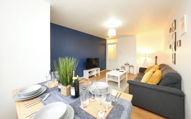 Balcony-freeparking-centrallocation-familyfriendly